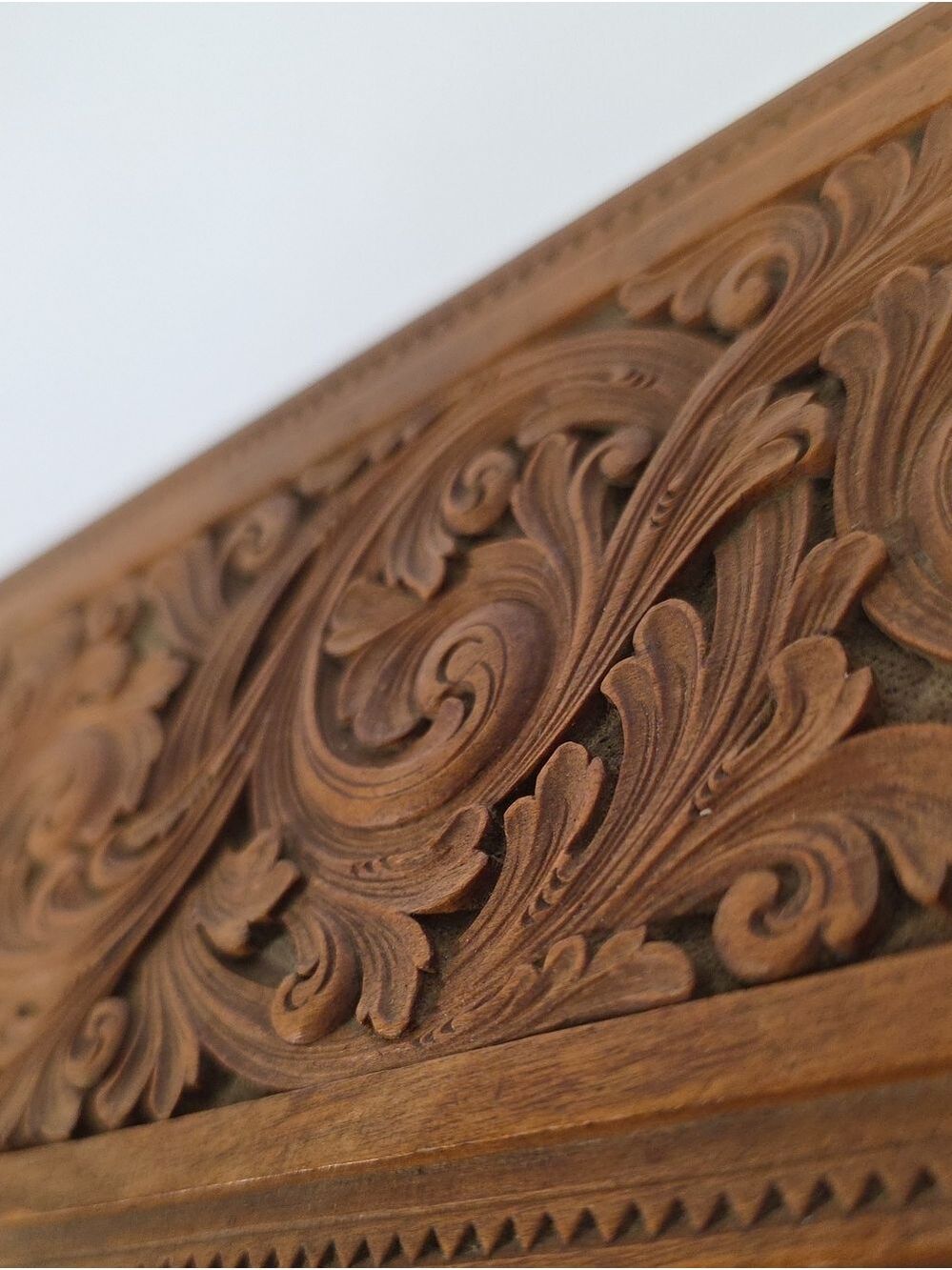 Vintage Ornate Hand-Carved Footed Wood Trinket Jewelry Box - Acanthus Leaf - Picture 12 of 16
